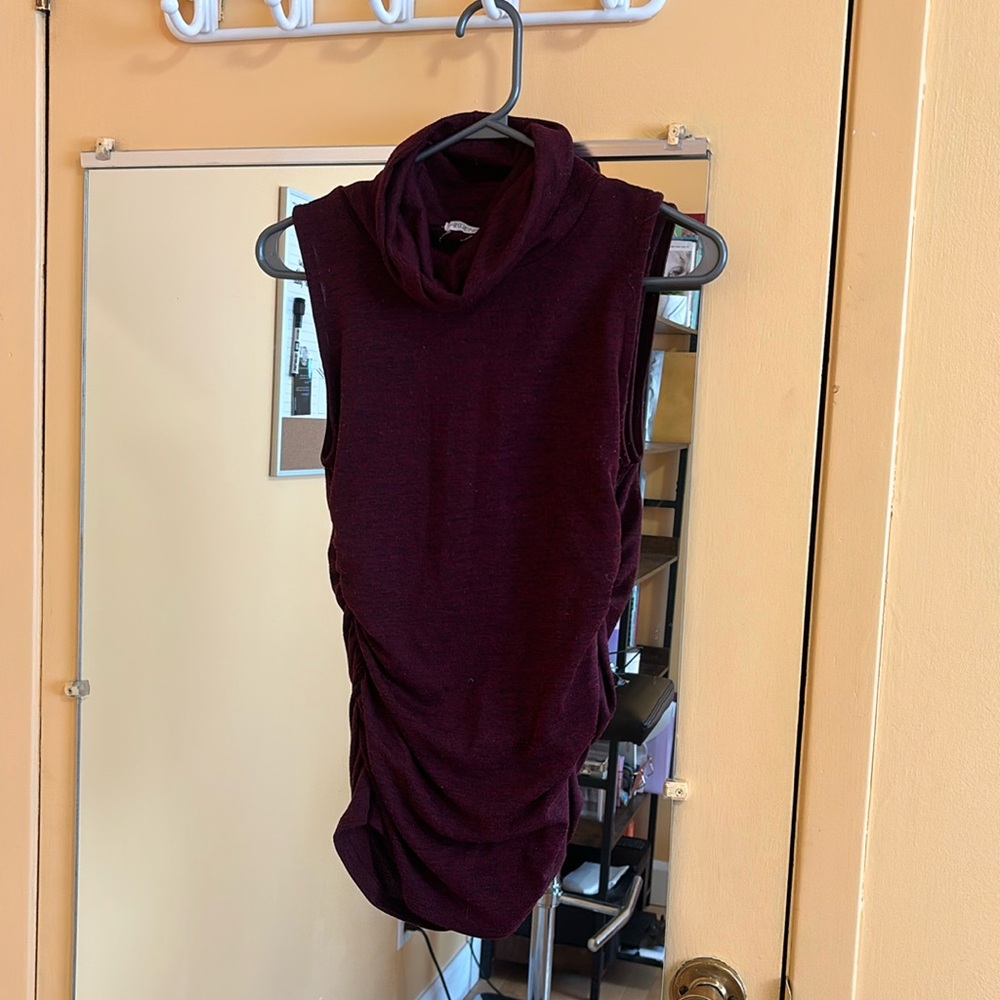Burgendy tank top!